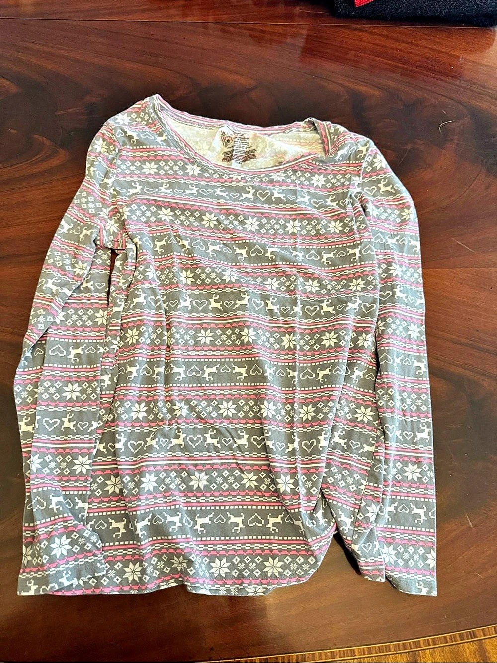 no boundaries Long Sleeve Printed reindeer and snow flake Top in Gray & Pink Siz